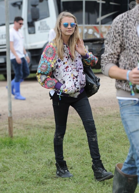 Cara Delevingne lors du festival de Glastonbury, Worthy Farm, Angleterre, le 28 juin 2013.