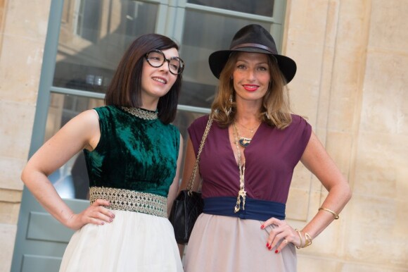 Sylvie Hoarau et Aurelie Saada arrivent à l'hôtel d’Évreux à Paris pour assister au défilé haute couture d'Alexis Mabille. Paris, le 1er Juillet 2013.