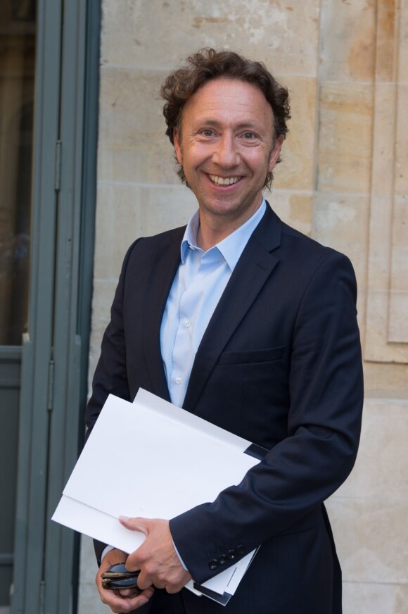 Stéphane Bern arrive à l'hôtel d’Évreux à Paris pour assister au défilé haute couture d'Alexis Mabille. Paris, le 1er Juillet 2013.