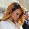 Rihanna quitte le Grand Palais à l'issue du défilé Chanel haute-couture automne-hiver 2013/2014. Paris, le 2 juillet 2013.