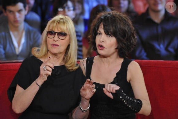 Isabelle Mergault et Chantal Ladesou à l'enregistrement de l'émission Vivement Dimanche, à Paris, le 16 Janvier 2013.