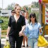 Khloé et Kourtney Kardashian surprises au cours d'une après-midi shopping en famille à Calabasas. Le 5 juillet 2013.