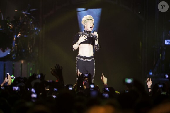 La sympathique chanteuse Pink, lors d'un concert à Stockholm, le 26 mai 2013, dans le cadre de la tournée The Truth About Love Tour.