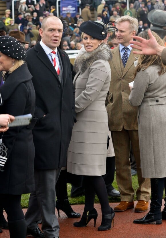 Zara Phillips et son époux Mike Tindall lors de la Gold Cup à Cheltenham le 15 mars 2013