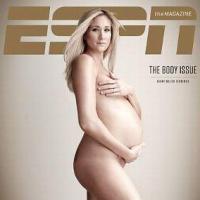 Kerri Walsh Jennings : La star du beach-volley nue, enceinte et avec son bébé