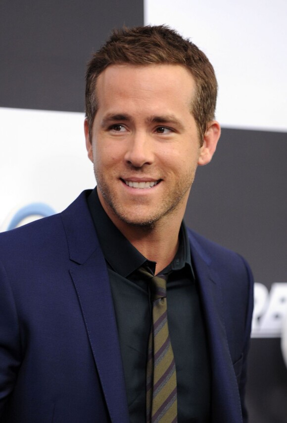 Ryan Reynolds chic pour prendre de la vitesse à la première du film Turbo à New York, le 9 juillet 2013.