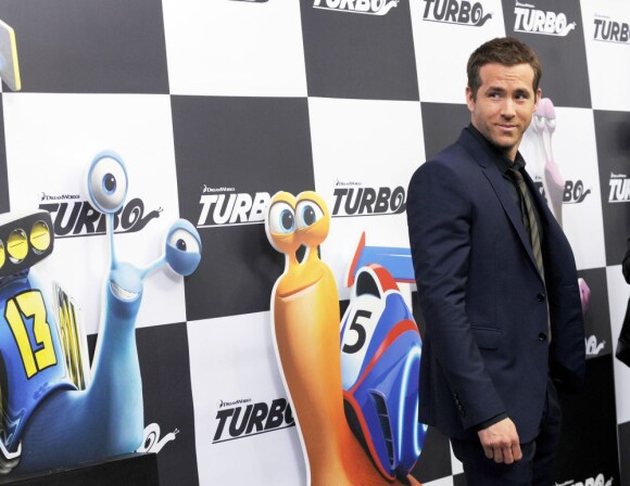 Ryan Reynolds prend la pose à la première du film Turbo à New York, le 9 juillet 2013.