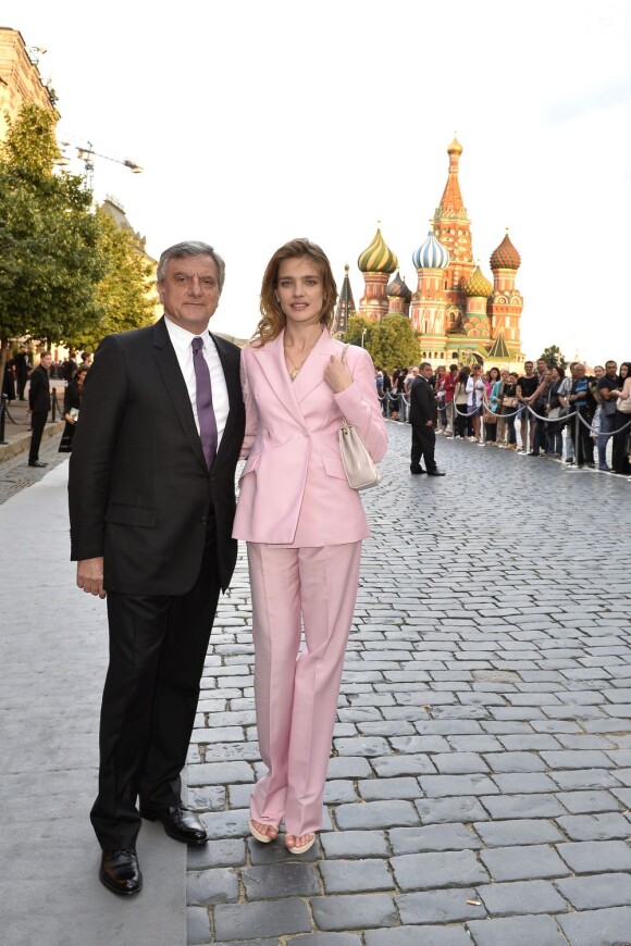 Sidney Toledano et Natalia vodianova - People au défilé Dior prêt-à-porter automne-hiver 2013-2014 sur la Place Rouge à Moscou, le 9 juillet 2013.