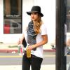 Jessica Alba sort d'une séance photo à Los Angeles le 10 juillet 2013