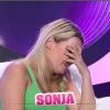 Sonja pleure dans la quotidienne de Secret Story 7 sur TF1 le lundi 8 juillet 2013