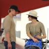 L'actrice Emmy Rossum et Tyler Jacob à l'aéroport de Los Angeles, le 29 mai 2013.