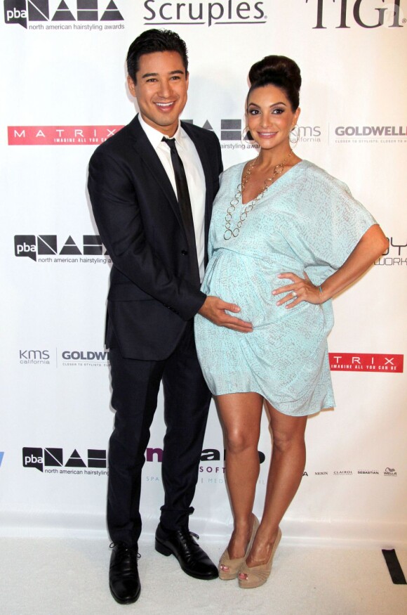 Mario Lopez, Courtney Mazza (enceinte) aux "North America Hairstyling Award" au casino Mandalay Bay à Las Vegas. Le 14 juillet 2013.