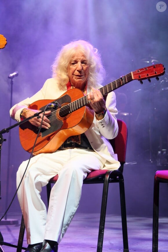 Le guitariste Manitas de Plata lors de la soirée organisée par Chico Castillo à l'Olympia, le 31 octobre 2012.