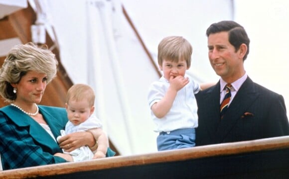 Lady Di et Charles avec leurs deux enfants à Venise en mai 1985.