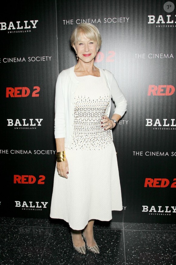 Helen Mirren pose à la première du film Red 2 à New York, le 16 juillet 2013.