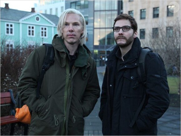 Benedict Cumberbatch et Daniel Brühl dans Le Cinquième Pouvoir.