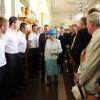 La reine Elizabeth II en visite à l'occasion du second test-match de The Ashes au terrain Lord's, le 18 juillet 2013