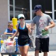 Exclusif - Reese Witherspoon passe des vacances avec son mari Jim Toth et leurs enfants Ava, Deacon et Tennessee a Destin en Floride, le 10 juillet 2013.