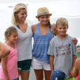 Exclusif - Reese Witherspoon passe ses vacances avec son mari Jim Toth et leurs enfants Ava, Deacon et Tennessee a Destin en Floride, le 12 juillet 2013.