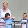 La popstar Britney Spears emmenant ses fils Sean et Jayden au cinéma le 21 juillet 2013 à Thousand Oaks.