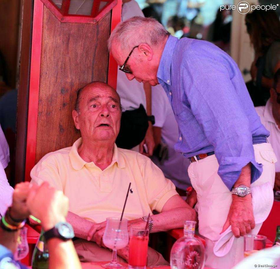  Jacques Chirac et François Pinault à la terrasse du café Sénéquier de Saint-Tropez le 10 août 2012.  