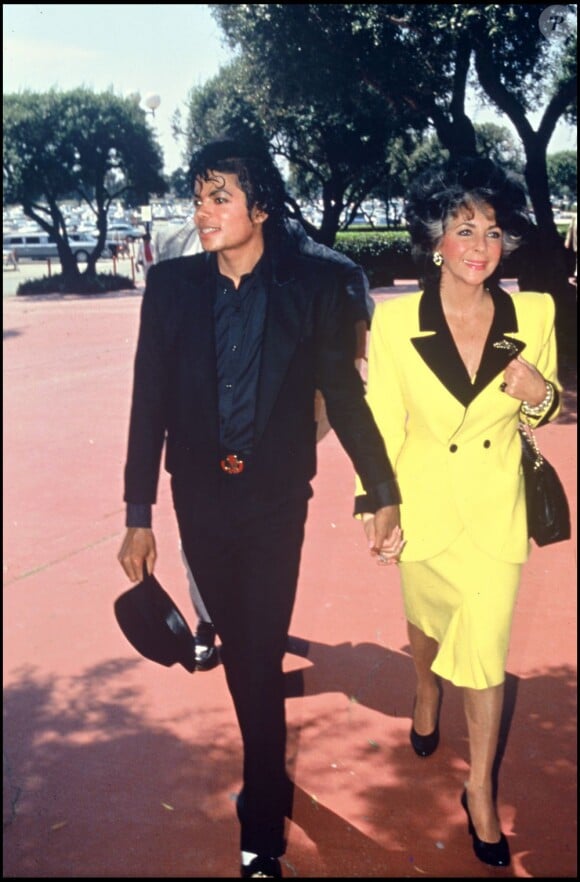 Michael Jackson et Elizabeth Taylor en juin 1987. 