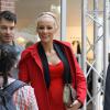 Exclusif -  Elodie Gossuin, enceinte de son troisième enfant, assiste à une séance de relooking gratuit à la galerie commerciale "Auchan Englos" dans le Nord , le 29 mai 2013.