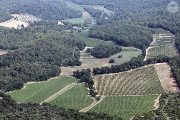 Vue aérienne du domaine de Miraval à Correns possédé par Angelina Jolie et Brad Pitt depuis 2008