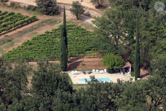 Vue aérienne du superbe domaine de Miraval à Correns appartenant à Angelina Jolie et Brad Pitt depuis 2008
