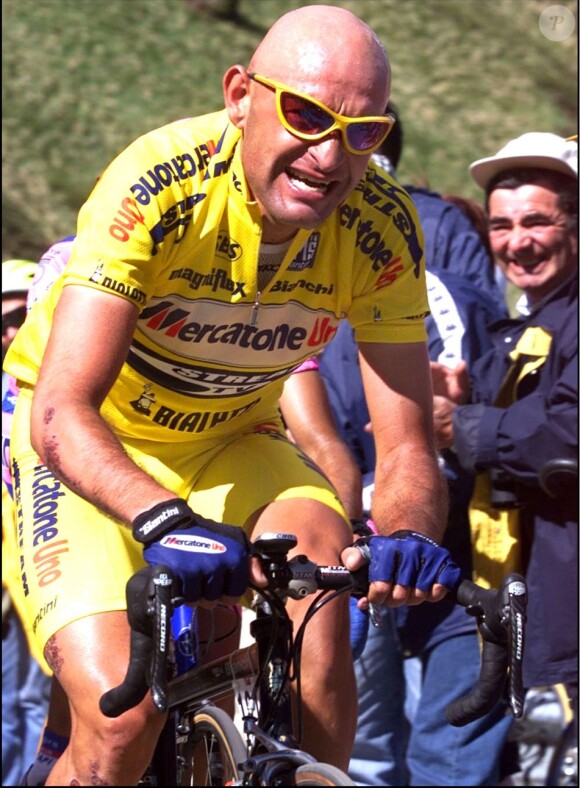 Marco Pantani lors du Giro le 15 février 2004 à Passo Pordoi