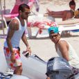 Le joueur de football Dani Alves en vacances à Formentera le 24 juillet 2013.