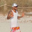 Le joueur de football Dani Alves en vacances à Formentera le 24 juillet 2013.