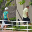Lynn Organ et Rick Bynes, les parents d'Amanda Bynes, se rendent à son chevet, à la clinique Hillmont Psychiatric Center, à Los Angeles, le 24 juillet 2013.