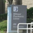 Lynn Organ et Rick Bynes, les parents d'Amanda Bynes, se rendent à son chevet, à la clinique Hillmont Psychiatric Center, à Los Angeles, le 24 juillet 2013.