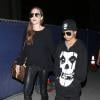 Angelina Jolie et son fils Maddox à l'aeroport de Los Angeles le 12 avril 2013