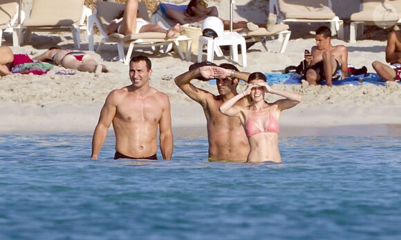 Le boxeur ukrainien Wladimir Klitschko passe des vacances avec des amis dont le tennisman espagnol Fernando Verdasco à bord d'un yacht a Formentera le 22 juillet 2013