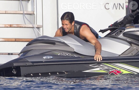 Le boxeur ukrainien Wladimir Klitschko passe des vacances avec des amis dont le tennisman espagnol Fernando Verdasco à bord d'un yacht a Formentera le 26 juillet 2013