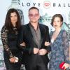 Bono sa femme Ali Hewson et sa fille Hewson Jordan au Love Ball organisé par Natalia Vodianova au profit de la Fondation "The Naked Heart" à l'Opéra Garnier à Monaco le 27 juillet 2013.