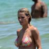 Michelle Hunziker, enceinte, en vacances à Ibiza le 16 juillet 2013.