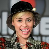 Miley Cyrus préfère ''la marijuana à l'alcool'' et promet encore plus de trash