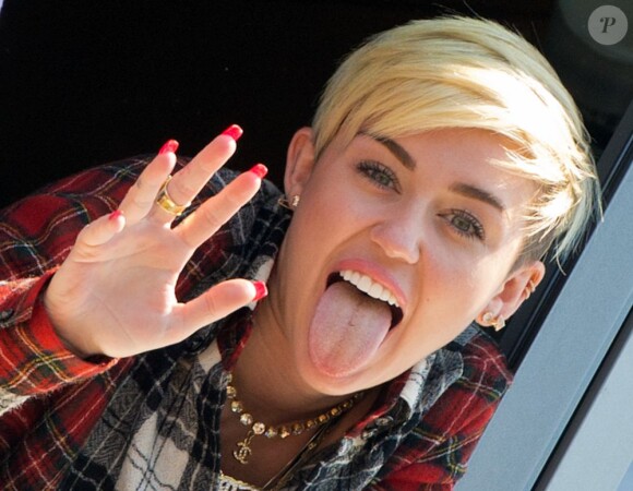 La chanteuse Miley Cyrus a été photographiée lors de son arrivée à une station de radio située à Bad Vilbel, non loin de Francfort en Allemagne. Le 22 juillet 2013