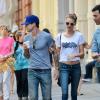 Adam Levine et sa fiancée Behati Prinsloo à New York, le 29 juillet 2013.