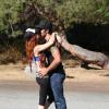 Phoebe Price et Ojani Noa passent du bon temps dans un parc de Los Angeles le 29 juillet 2013