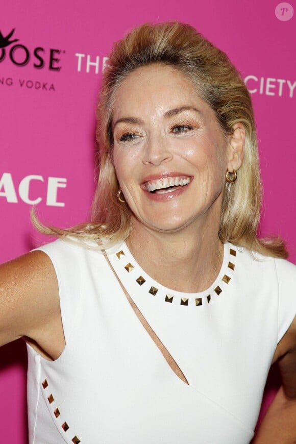 Sharon Stone hilare à la première de Lovelace au MoMA de New York, le 30 juillet 2013.