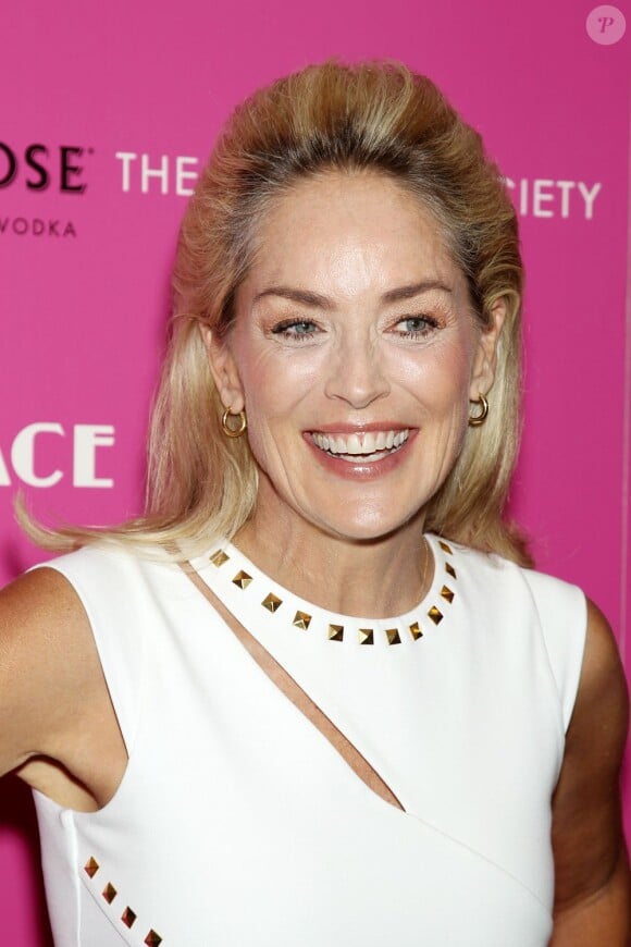 Sharon Stone toute souriante à la première de Lovelace au MoMA de New York, le 30 juillet 2013.