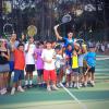 Novak Djokovic au milieu des enfants avec qui il a échangé quelques balles, le 30 juillet à Calvi en Corse