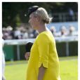 Zara Phillips, enceinte de son premier enfant, lors du Ladies Day à l'hippodrome Glorious Goodwood de Chichester dans le West Sussex le 1er août 2013.