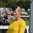 Zara Phillips, enceinte de son premier enfant, était très lookée lors du Ladies Day à l'hippodrome Glorious Goodwood de Chichester dans le West Sussex le 1er août 2013.