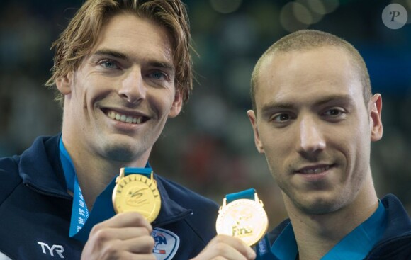 Camille Lacourt et Jérémy Stravius , champions du monde ex-aequo lors des championnats du monde de Shanghai le 26 juillet 2011 sur 100 mètres dos