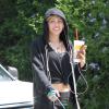 Exclusif - Miley Cyrus promène son chien Happy à Toluca Lake, le 1er aout 2013.